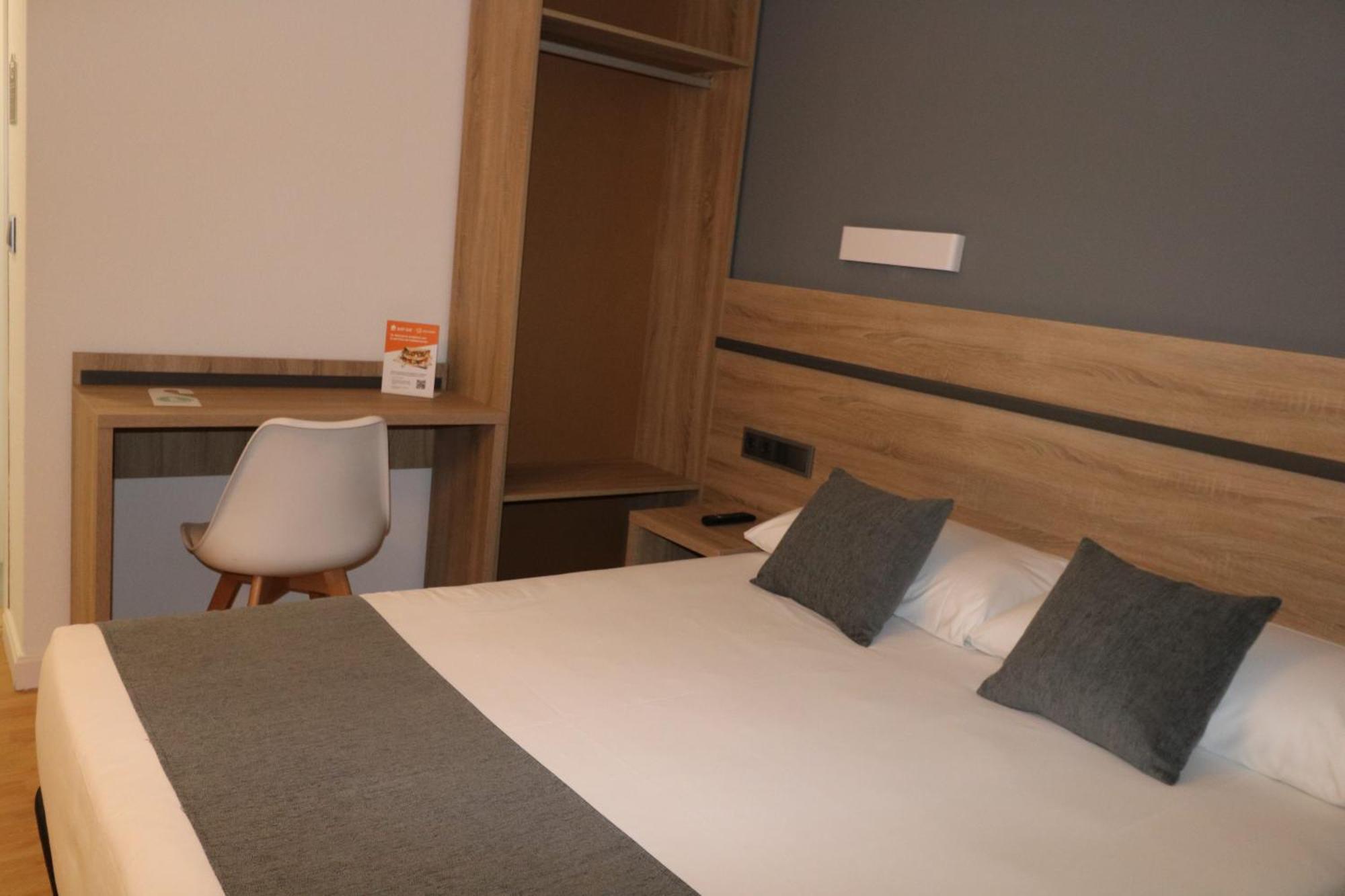 Hostal Alda Palencia Plaza Zewnętrze zdjęcie