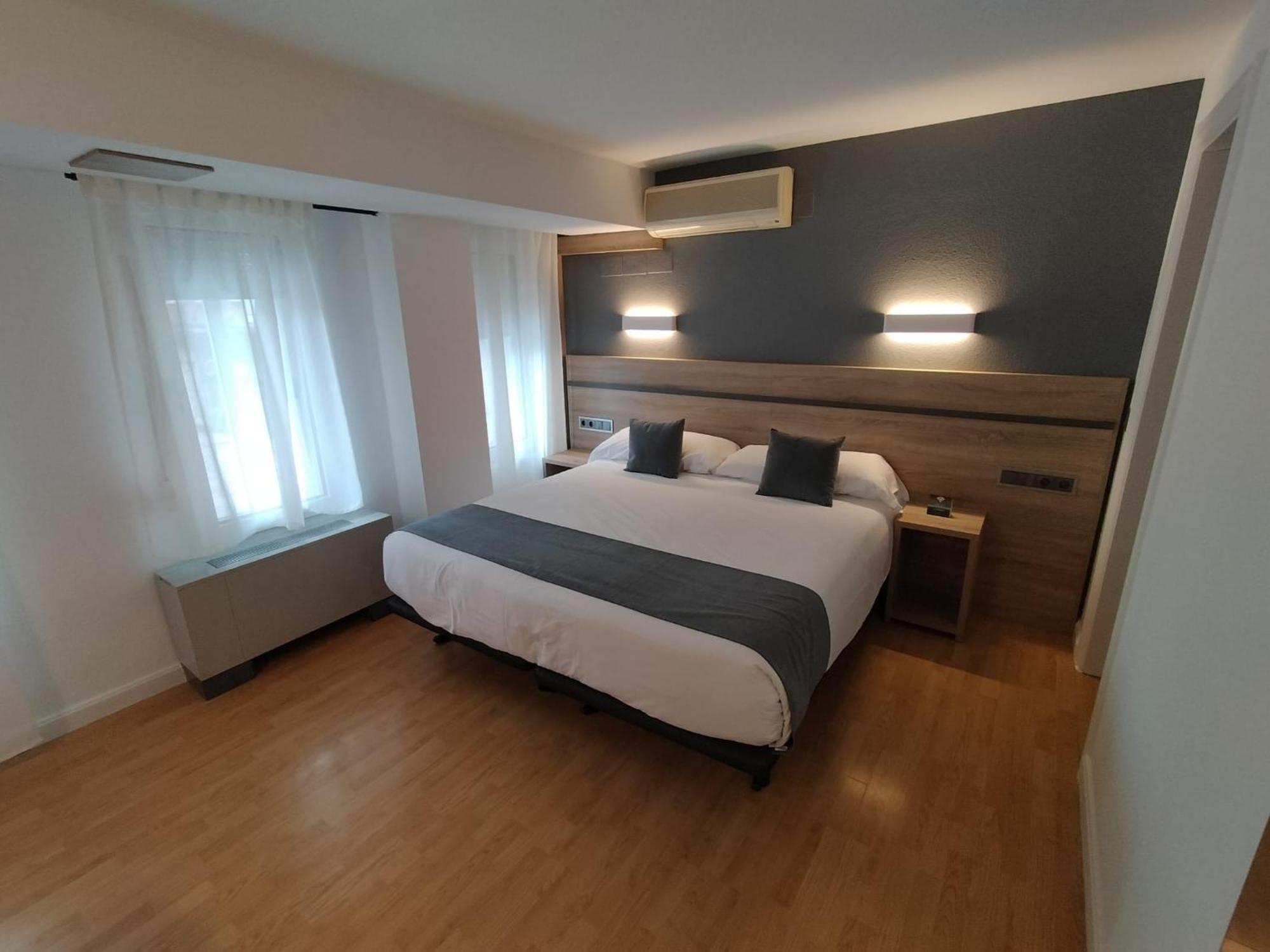 Hostal Alda Palencia Plaza Zewnętrze zdjęcie